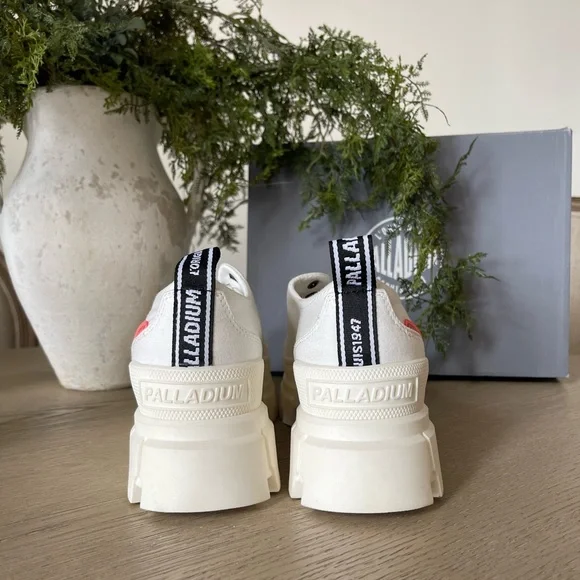 Palladium Women’s ‘Revolt LO TX’ Boots - Star White - Picture 6 of 8